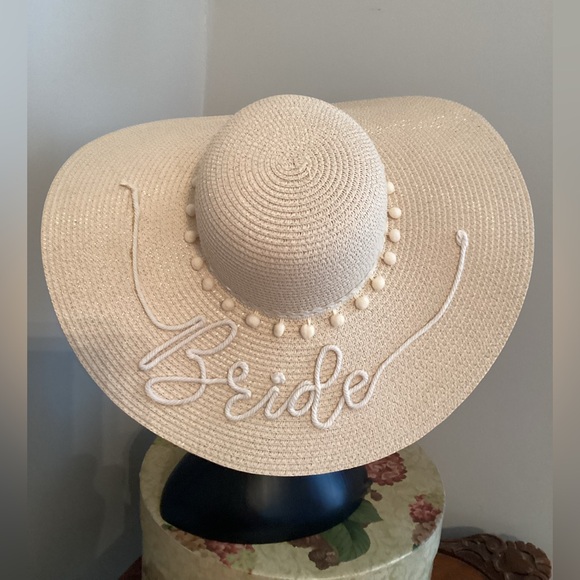unknown Accessories - BRIDE Crème Floppy Bride Straw Sun Hat